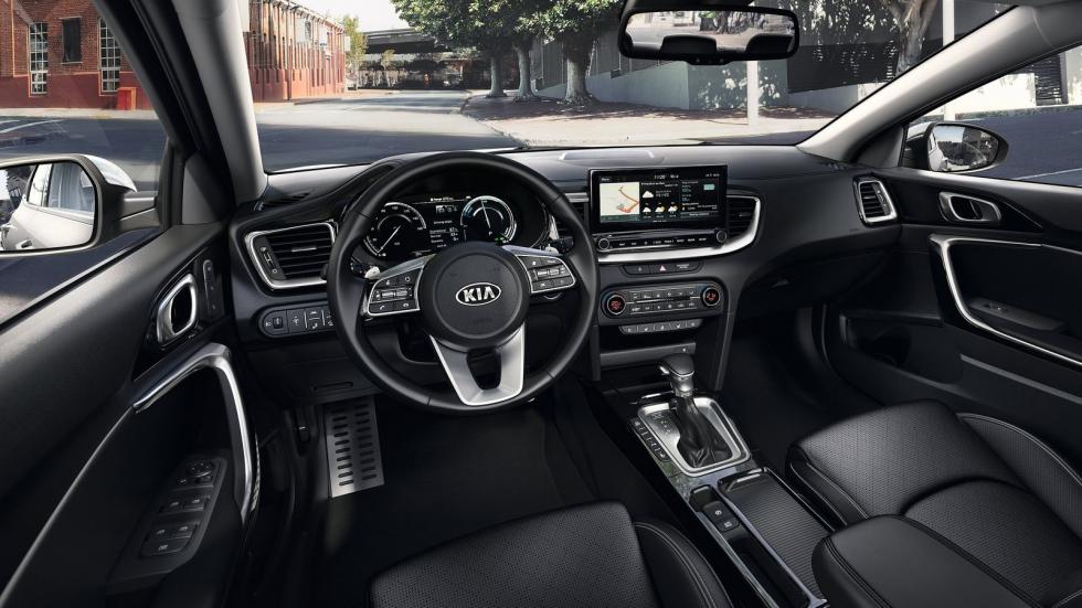 Kia XCeed: Με βενζίνη ή diesel και «φορτωμένο» από τη βασική 